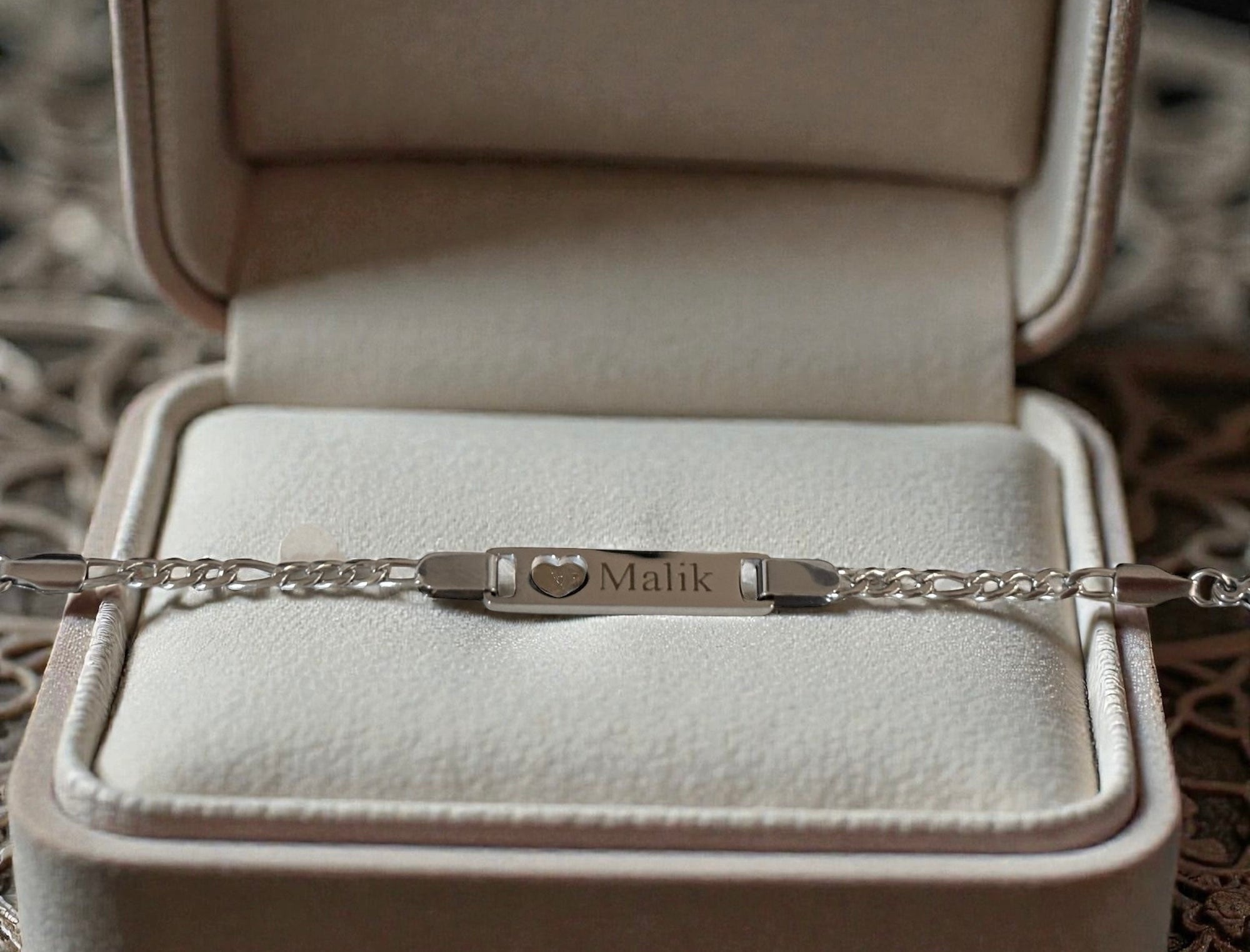 Baby/Kind Gravur Armband mit Herzausschnitt