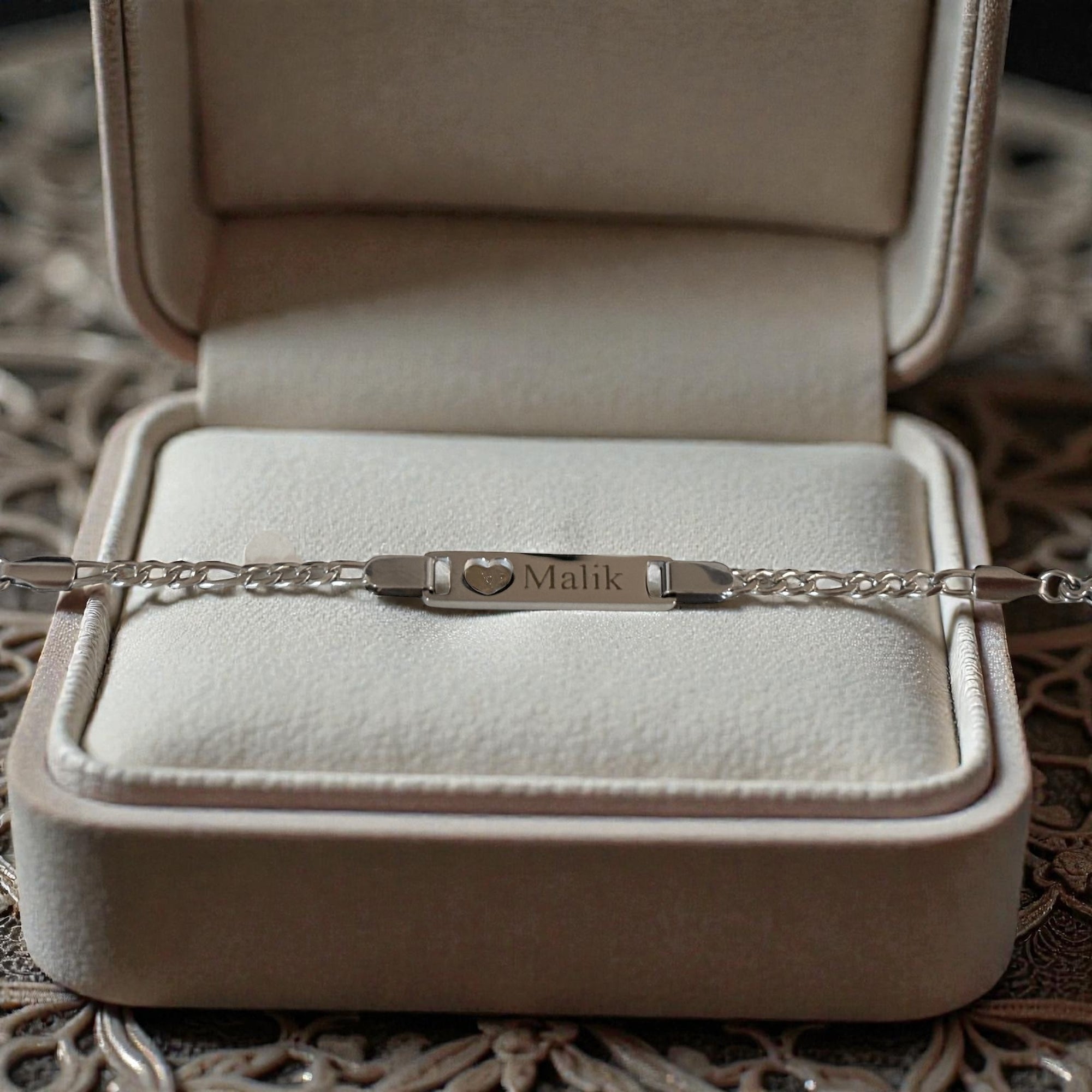 Baby/Kind Gravur Armband mit Herzausschnitt